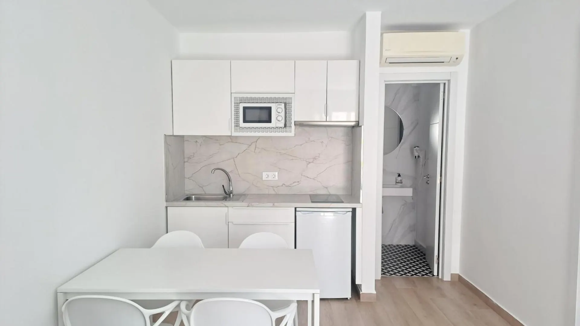 Apartamentos Alisios Con Terraza Y Piscina 코라레호 스페인
